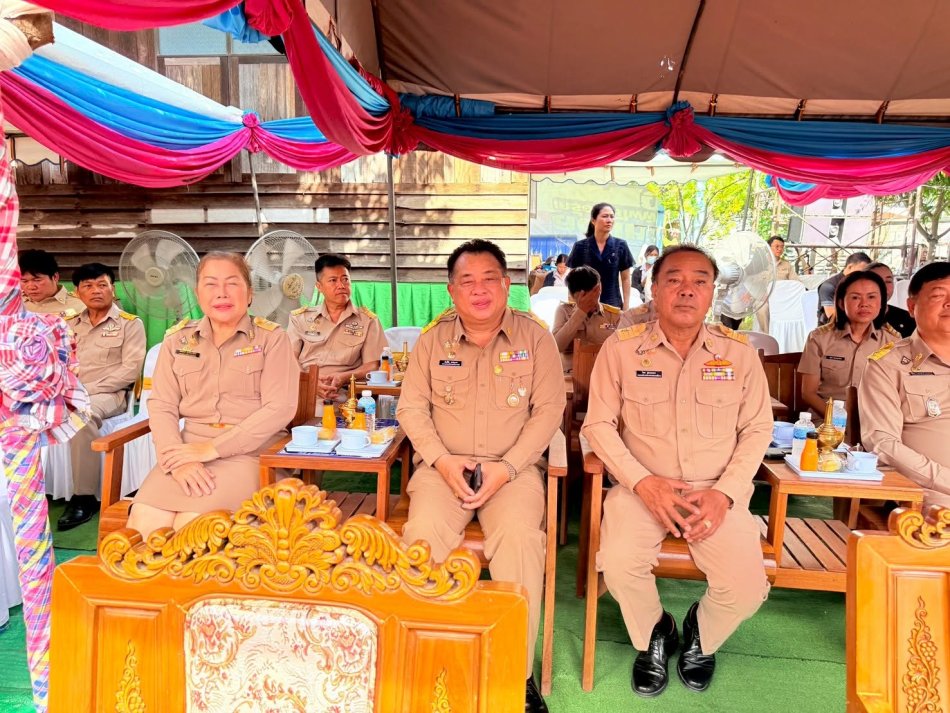 ร่วมกิจกรรมมอบบ้านตาม โครงการกองบุญแห่งการให้