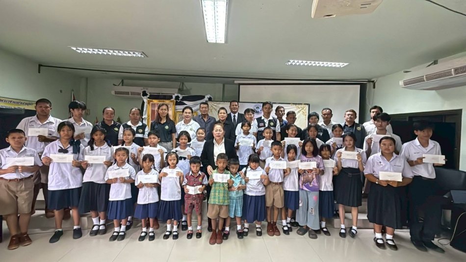 โครงการมอบทุนความช่วยเหลือค่าใช้จ่ายในการศึกษาแก่เด็กนักเรียนที่ครอบครัวมีรายได้น้อยและผู้ด้อยโอกาสในพื้นที่ตำบลพะเนา ประจำปีงบประมาณ พ.ศ. 2569 